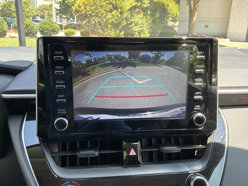 Used 2020 Toyota Corolla LE FWD image 25