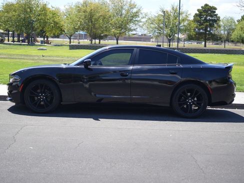 Used 2018 Dodge Charger SXT Plus w/ Quick Order Package 29J RWD image 3