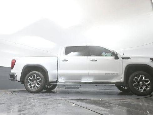 Used 2024 GMC Sierra 1500 SLT w/ SLT Premium Plus Package AWD/4WD image 25