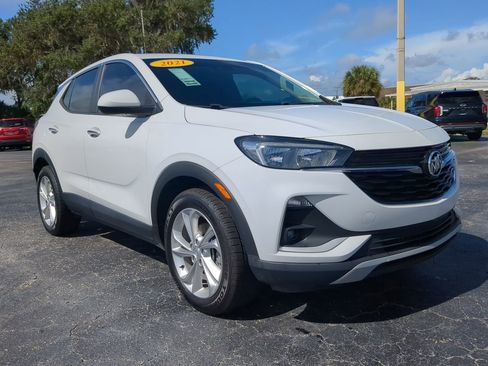 Used 2021 Buick Encore GX Preferred image 2