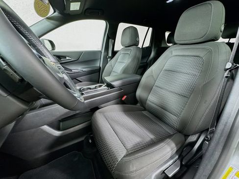 Used 2025 Chevrolet Equinox LT FWD image 11
