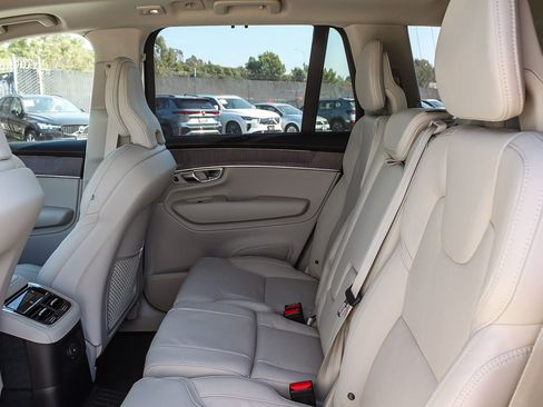 New 2026 Volvo XC90 T8 Ultra w/ Protection Package AWD/4WD image 21