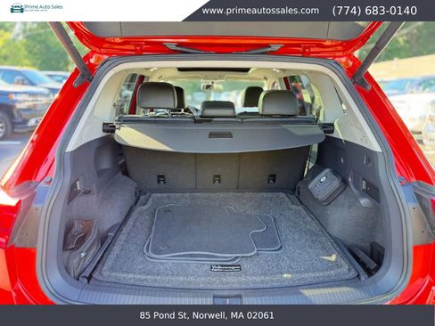 Used 2018 Volkswagen Tiguan SEL AWD/4WD image 17
