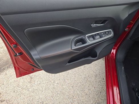 Used 2025 Nissan Versa SR w/ Trunk Package image 21