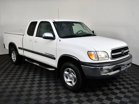 Used 2000 Toyota Tundra SR5 image 3