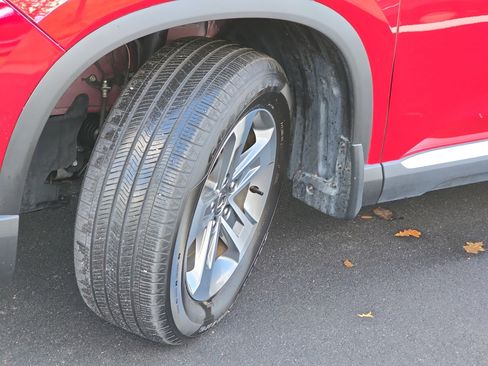 Used 2025 Honda Pilot EX-L image 33