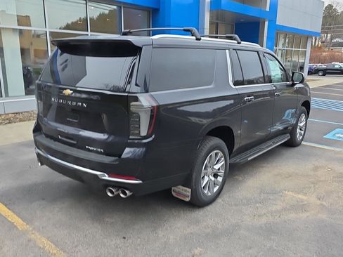 New 2025 Chevrolet Suburban Premier image 11