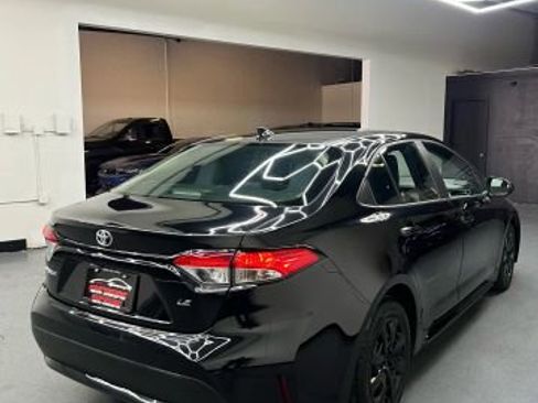 Used 2021 Toyota Corolla LE image 5