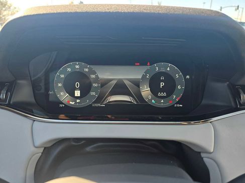 Certified 2025 Land Rover Range Rover Evoque Dynamic SE image 27