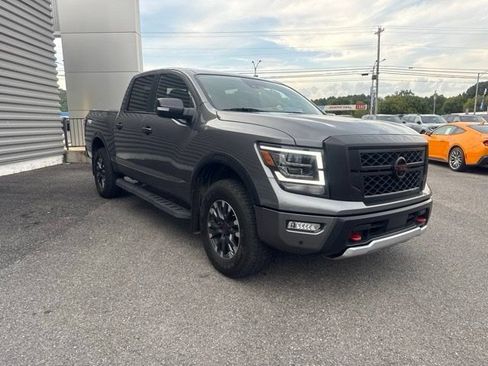 Used 2024 Nissan Titan PRO-4X w/ Pro-4x Convenience Package AWD/4WD image 7