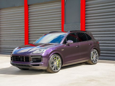 Used 2021 Porsche Cayenne Turbo S image 1