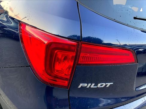 Used 2018 Honda Pilot Touring image 28