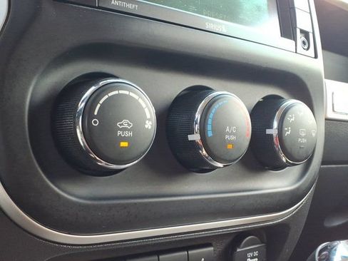 Used 2015 Jeep Compass High Altitude FWD image 12
