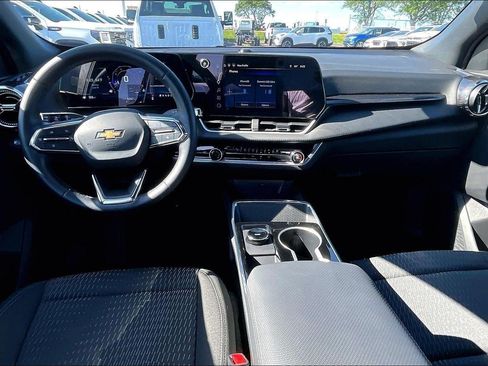 Used 2026 Chevrolet Equinox LT FWD image 16