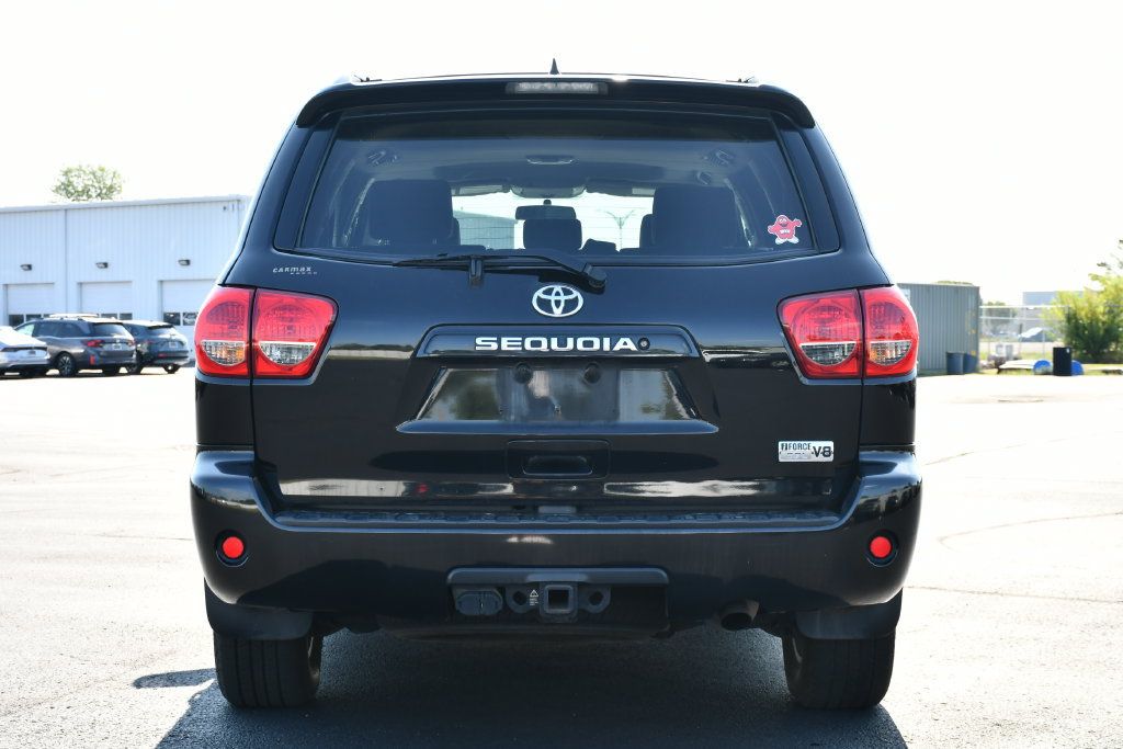 Used 2016 Toyota Sequoia SR5 AWD/4WD image 6