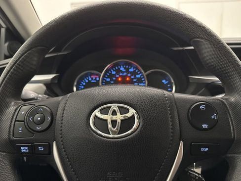 Used 2015 Toyota Corolla LE FWD image 12