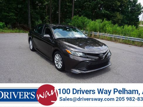 Used 2018 Toyota Camry LE FWD image 1