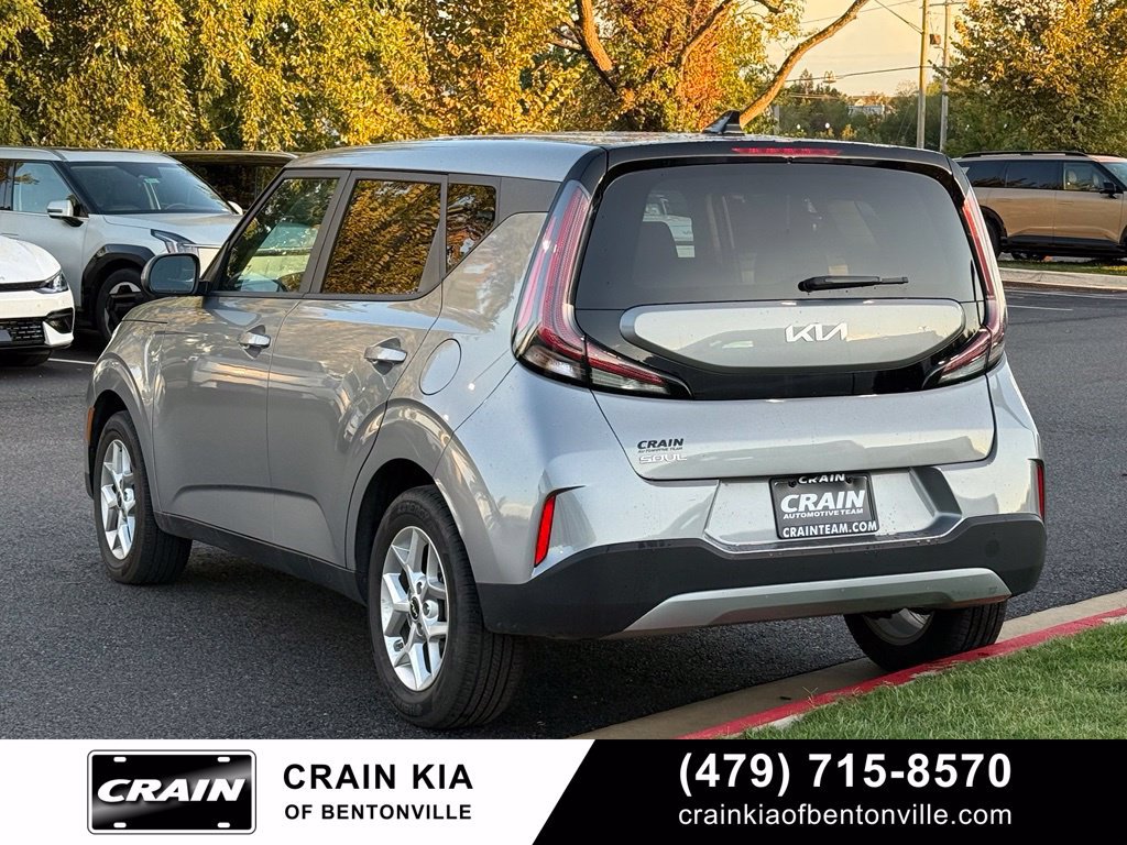 Used 2025 Kia Soul LX w/ LX Technology Package FWD image 5