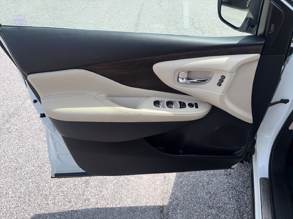 Used 2024 Nissan Murano Platinum w/ Cargo Package AWD/4WD image 11