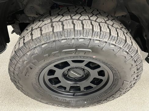 Used 2022 Toyota 4Runner TRD Off-Road Premium AWD/4WD image 15
