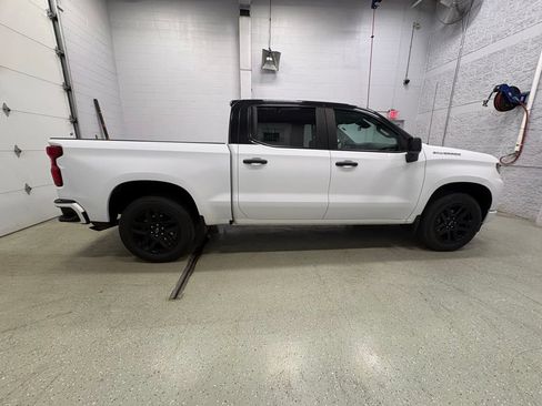 Used 2023 Chevrolet Silverado 1500 Custom AWD/4WD image 34