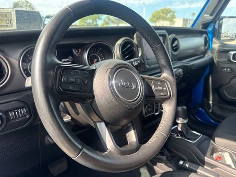 Used 2022 Jeep Gladiator Sport AWD/4WD image 11