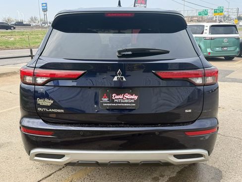 Used 2022 Mitsubishi Outlander SEL Black Edition image 11