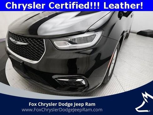 Certified 2024 Chrysler Pacifica Touring-L image 23