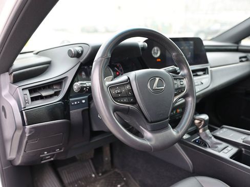 Used 2022 Lexus ES 300h w/ Premium Package image 15