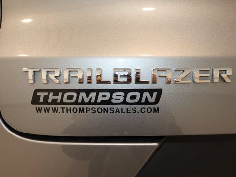 Used 2025 Chevrolet TrailBlazer LT FWD image 33