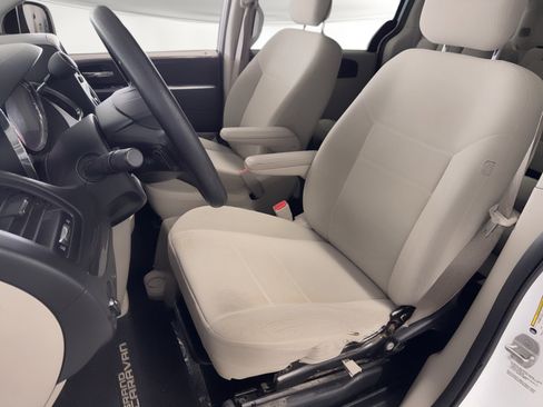 Used 2014 Dodge Grand Caravan SE w/ Quick Order Package 29E SE FWD image 5