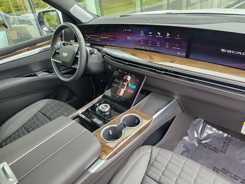 New 2026 Cadillac Escalade Platinum Sport AWD/4WD image 10