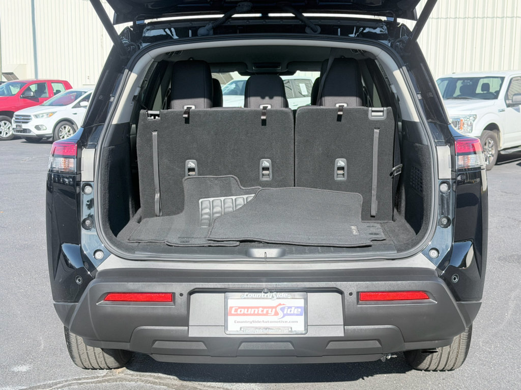 Used 2025 Nissan Pathfinder SV AWD/4WD image 9
