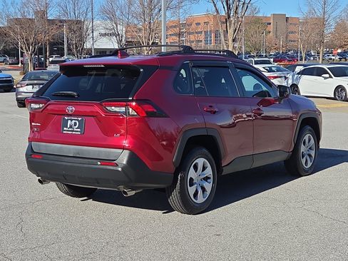 Used 2020 Toyota RAV4 LE image 5