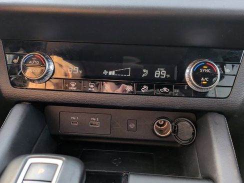 Used 2024 Mitsubishi Outlander SE image 21