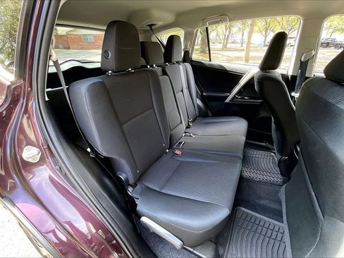 Used 2017 Toyota RAV4 LE image 22