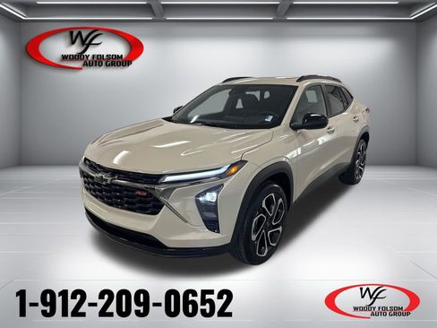 New 2026 Chevrolet Trax RS w/ Sunroof Package FWD image 1