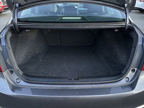 Used 2017 Honda Accord EX-L image 10