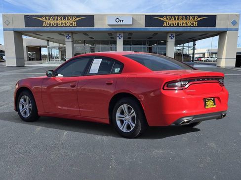 Used 2022 Dodge Charger SXT RWD image 3