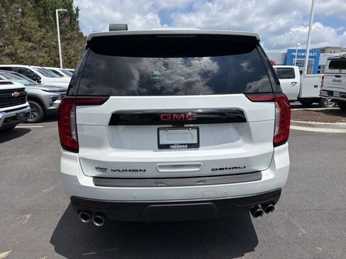 Used 2021 GMC Yukon Denali w/ Denali Ultimate Package AWD/4WD image 9