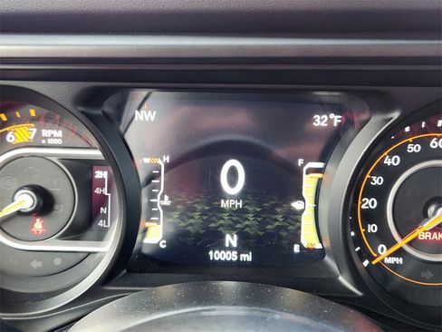 Used 2024 Jeep Wrangler Rubicon image 15