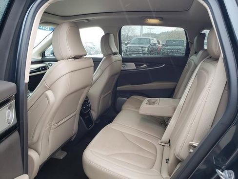 Used 2022 Lincoln Nautilus Reserve w/ Equipment Group 202A image 15