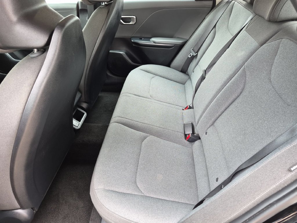Used 2025 Kia K4 FWD image 27
