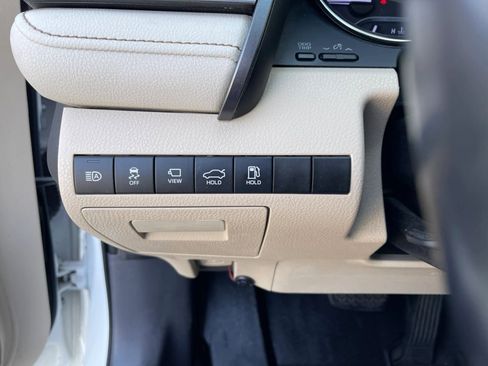 Used 2019 Toyota Camry XLE w/ Driver Assist Package FWD image 28