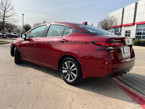 Used 2025 Nissan Versa SV w/ Trunk Package image 8