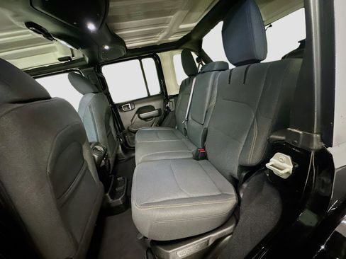 Used 2024 Jeep Wrangler Unlimited w/ Convenience Group AWD/4WD image 28