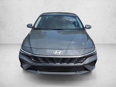 New 2026 Hyundai Elantra SE FWD image 6