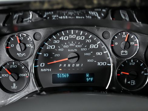 Used 2018 GMC Savana 2500 Extended w/ Enhanced Convenience Package image 25