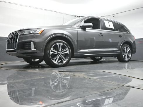 Used 2022 Audi Q7 3.0T Premium Plus w/ Premium Plus Package AWD/4WD image 36