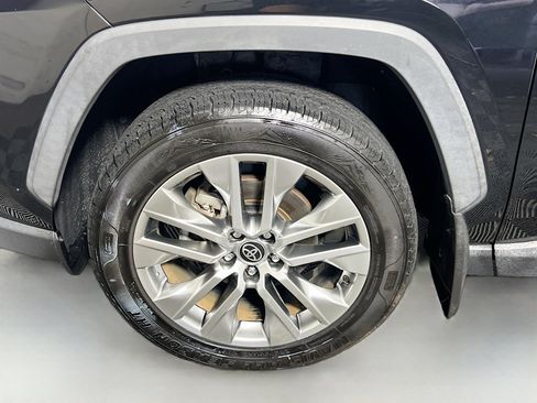 Used 2022 Toyota RAV4 XLE Premium AWD/4WD image 13